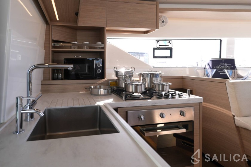 Lagoon 51 - Yacht Charter Sailica