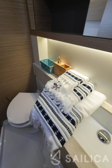 Lagoon 51 - Yacht Charter Sailica