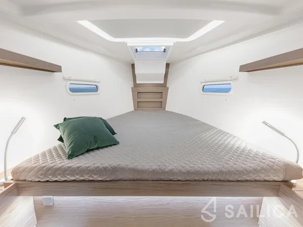 Hanse 388 - Yacht Charter Sailica