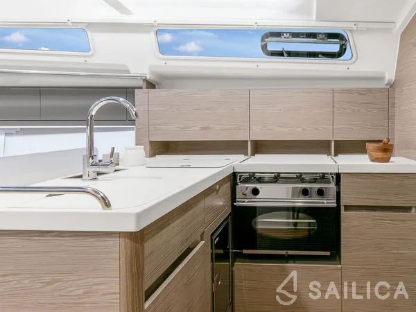 Hanse 388 - Yacht Charter Sailica