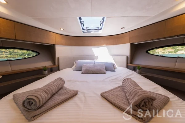 Princess F43 - Yacht Charter Sailica