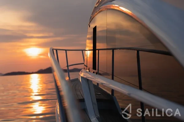 Princess F43 - Yacht Charter Sailica