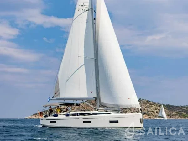 Bavaria C42 - Yacht Charter Sailica