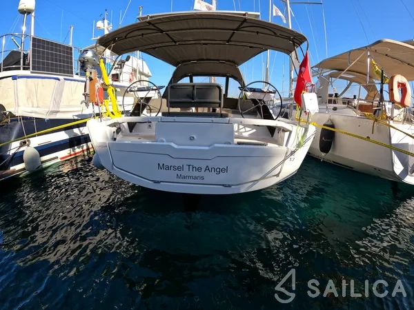 Dufour 37 - Yacht Charter Sailica