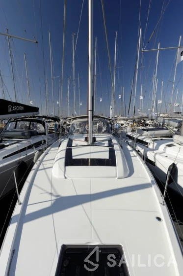 Oceanis 51.1 - Yacht Charter Sailica