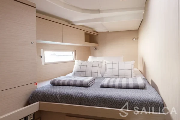 Oceanis 51.1 - Yacht Charter Sailica