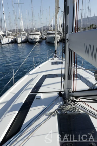 Oceanis 51.1 - Yacht Charter Sailica