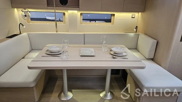 Oceanis 51.1 - Yacht Charter Sailica