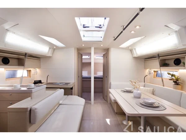 Oceanis 51.1 - Yacht Charter Sailica