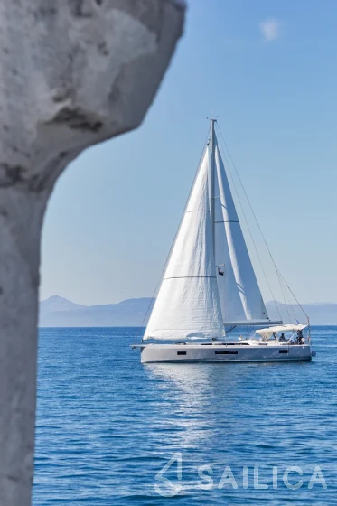 Oceanis 51.1 - Yacht Charter Sailica