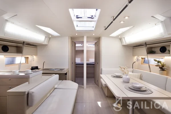 Oceanis 51.1 - Yacht Charter Sailica