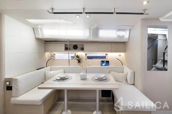 Oceanis 51.1 - Yacht Charter Sailica