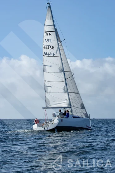 Sun Fast 3200 - Yacht Charter Sailica