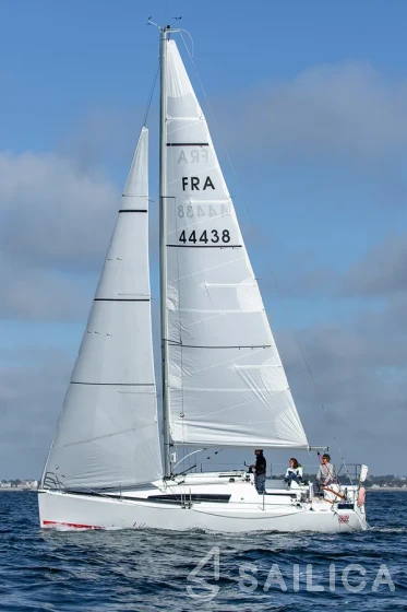 Sun Fast 3200 - Yacht Charter Sailica