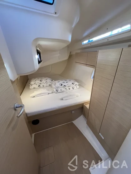 Hanse 418 - Yacht Charter Sailica