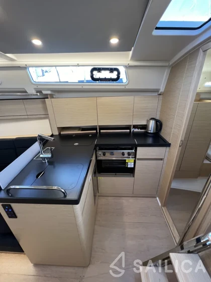 Hanse 418 - Yacht Charter Sailica