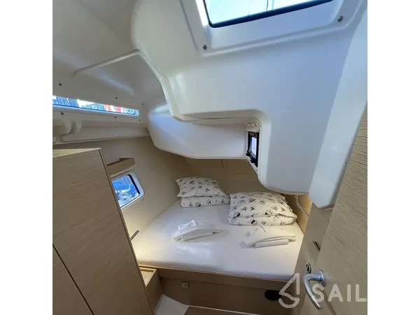 Hanse 418 - Yacht Charter Sailica