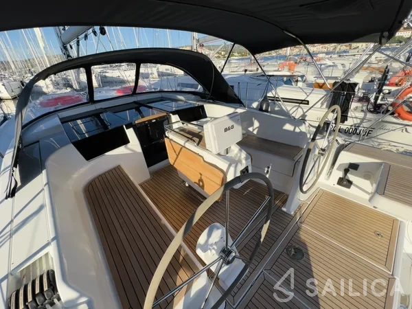 Hanse 418 - Yacht Charter Sailica