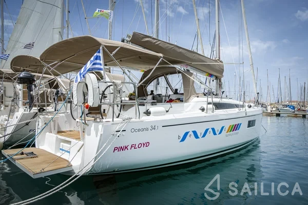 Oceanis 34.1 - Yacht Charter Sailica