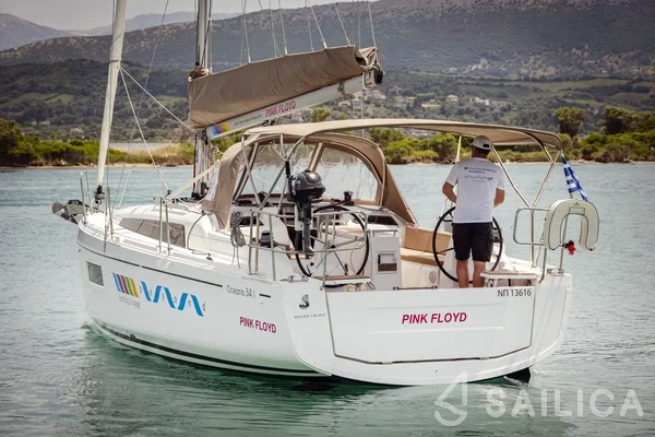 Oceanis 34.1 - Yacht Charter Sailica