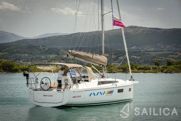 Oceanis 34.1 - Yacht Charter Sailica
