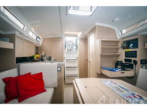 Oceanis 34.1 - Yacht Charter Sailica