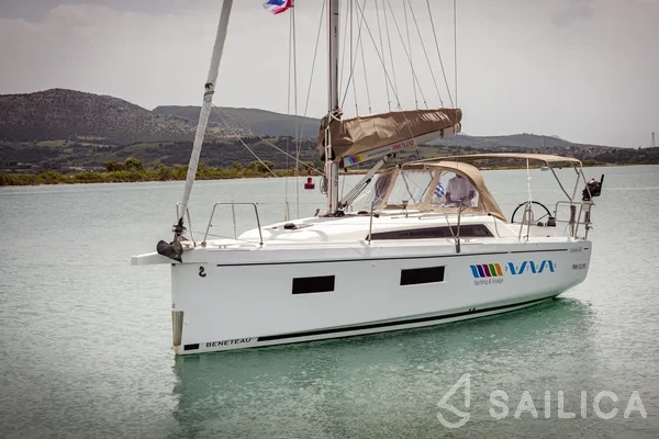 Oceanis 34.1 - Yacht Charter Sailica