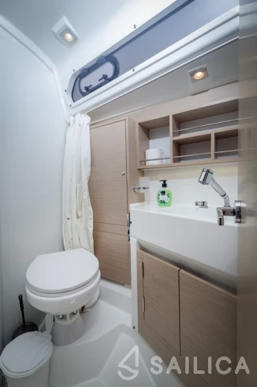 Oceanis 34.1 - Yacht Charter Sailica