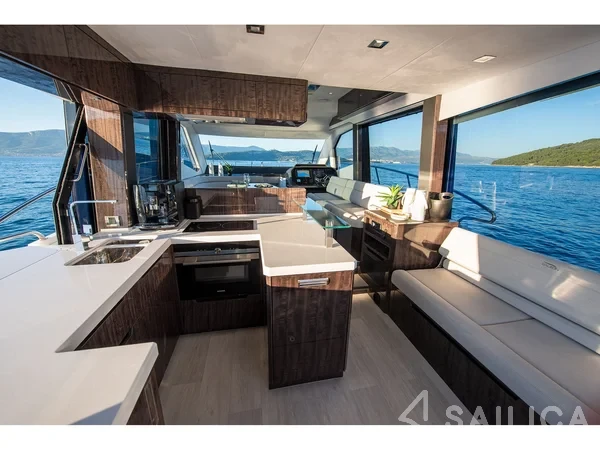 Galeon 500 Fly - Yacht Charter Sailica