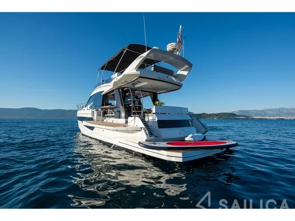Galeon 500 Fly - Yacht Charter Sailica