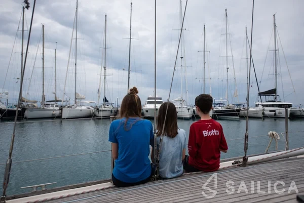 Amphitrite - Yacht Charter Sailica