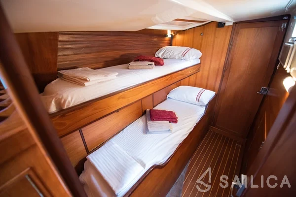 Amphitrite - Yacht Charter Sailica