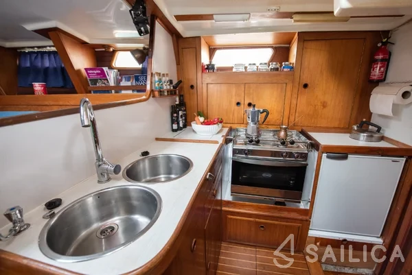 Amphitrite - Yacht Charter Sailica