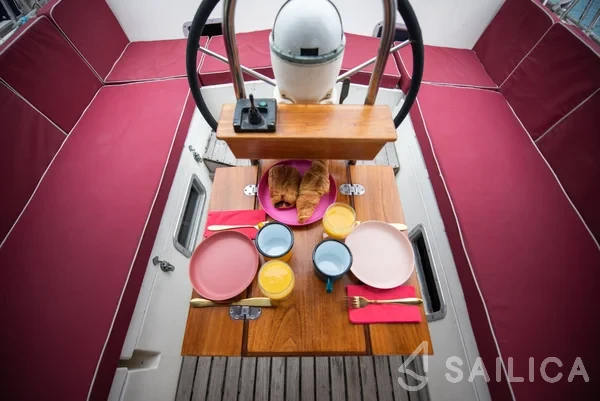 Amphitrite - Yacht Charter Sailica