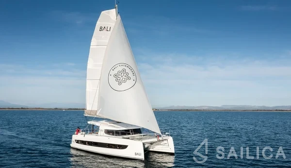 Bali Catsmart - Yacht Charter Sailica