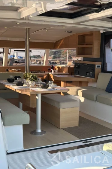 Bali Catsmart - Yacht Charter Sailica