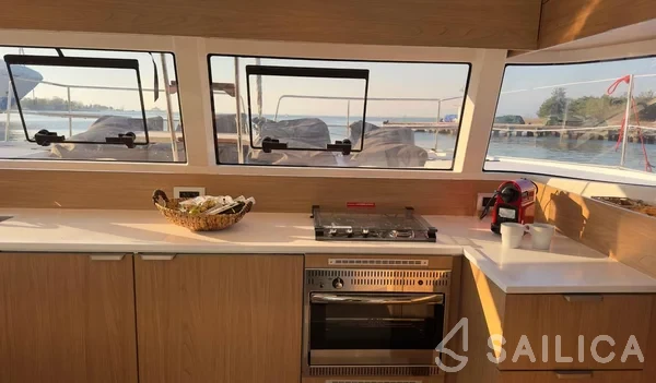 Bali Catsmart - Yacht Charter Sailica