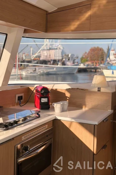 Bali Catsmart - Yacht Charter Sailica