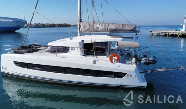 Bali Catsmart - Yacht Charter Sailica