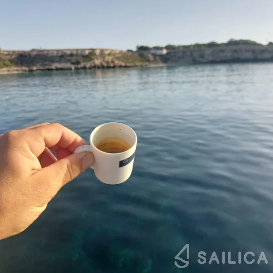 Lagoon 40 - Yacht Charter Sailica