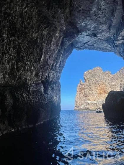 Lagoon 40 - Yacht Charter Sailica