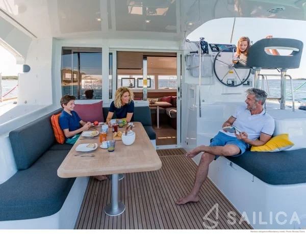 Lagoon 40 - Yacht Charter Sailica