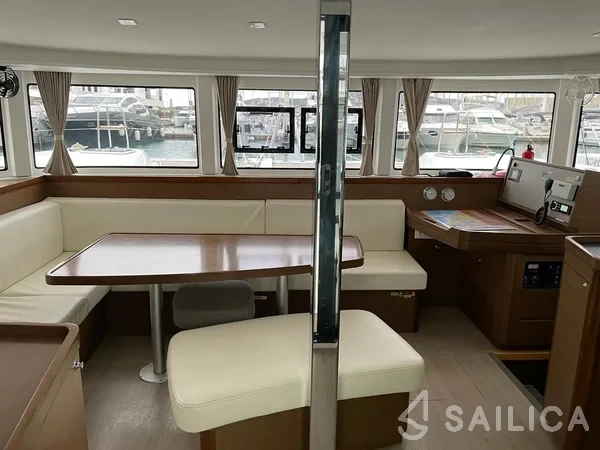 Lagoon 42 - Yacht Charter Sailica