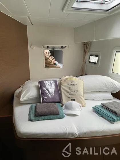 Lagoon 42 - Yacht Charter Sailica