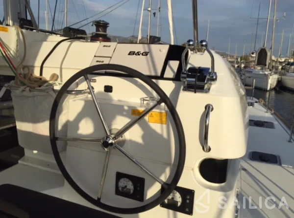 Lagoon 40 - Yacht Charter Sailica