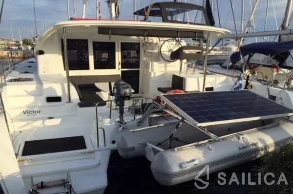 Lagoon 40 - Yacht Charter Sailica