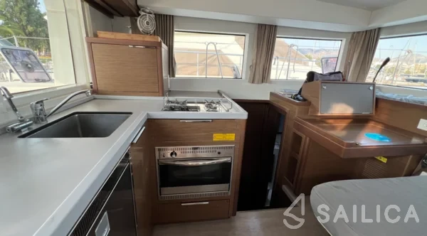 Lagoon 40 - Yacht Charter Sailica