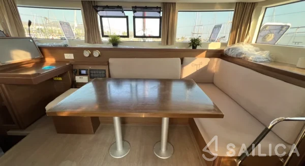 Lagoon 40 - Yacht Charter Sailica