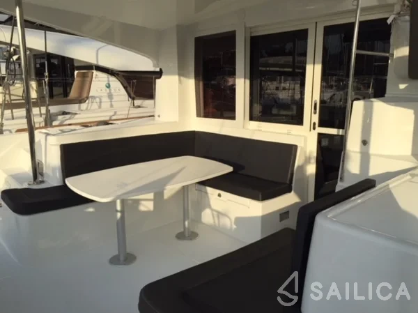 Lagoon 40 - Yacht Charter Sailica