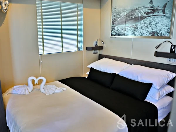 Overblue 44 - Yacht Charter Sailica